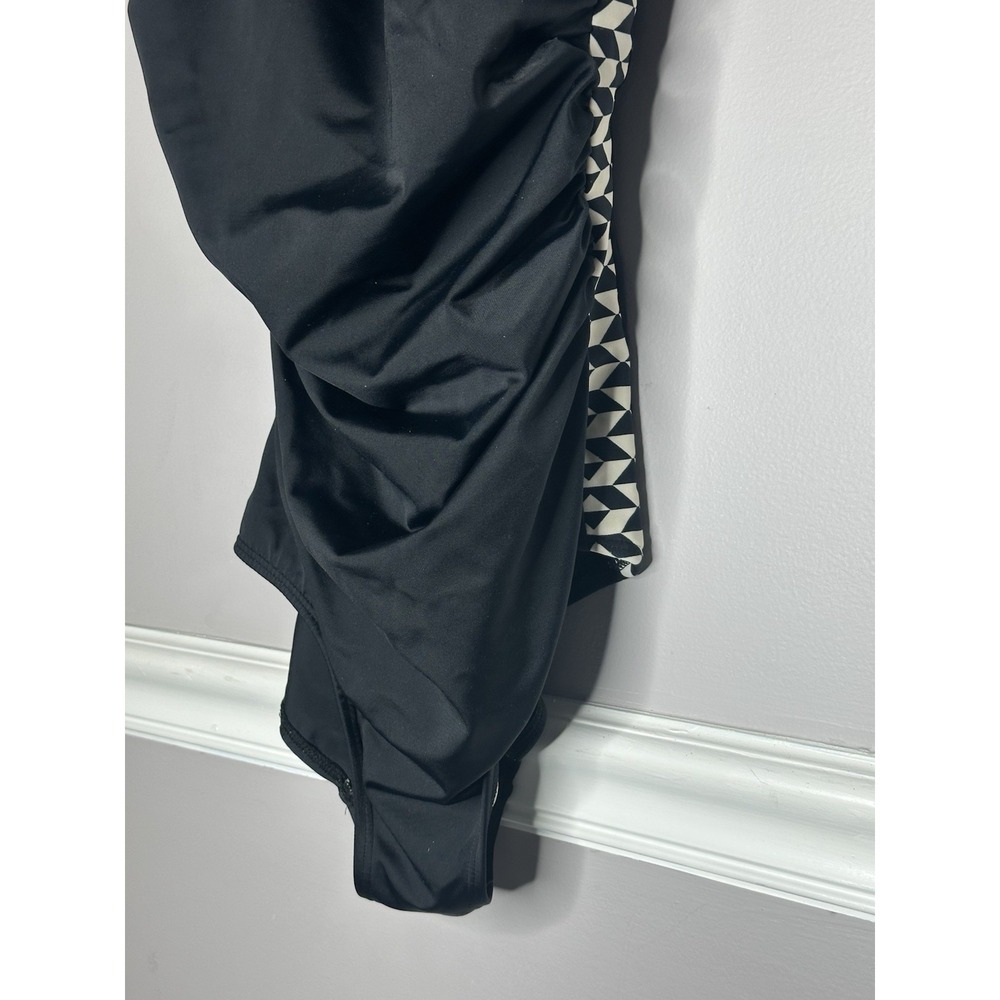 Reebok Swimsuit Black One Piece Women Sz 10 Slimming Geometric Trim - Picture 3 of 9